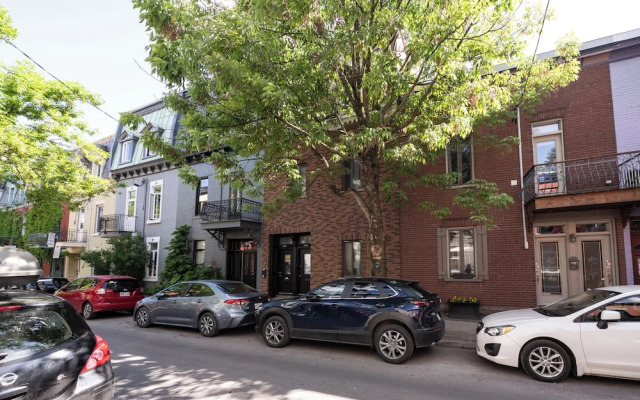 Rue Drolet 2-Bedroom Apartment