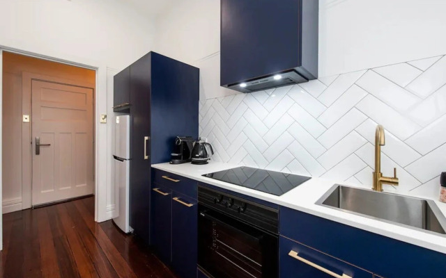 The 1920s - 'the Golden Palm' Suite Apartment