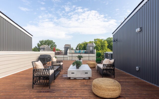 Domio Sylvan Park Stunning 8BR 2 Houses