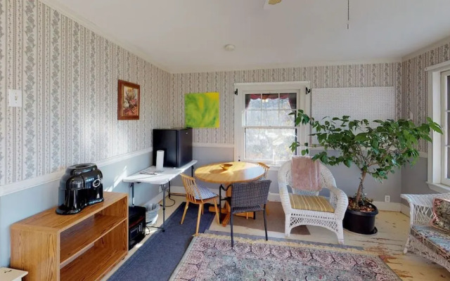 Escapo - Outdoor Hot Tub and Outdoor Fire Pit