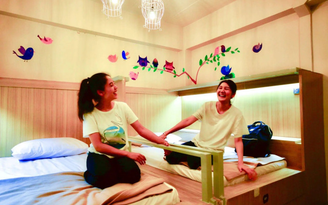 The neighbor hoot hostel & cafe