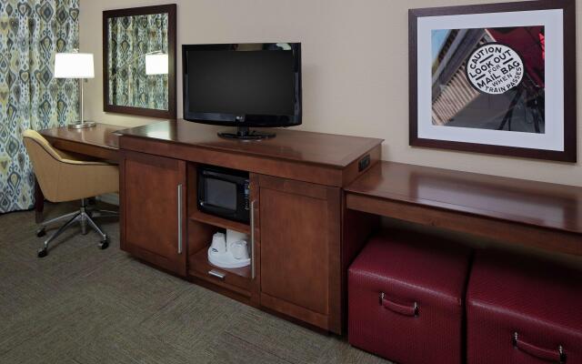 Hampton Inn & Suites Denton