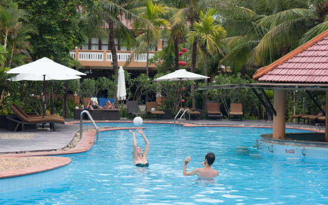 Vinh Hung Riverside Resort & Spa