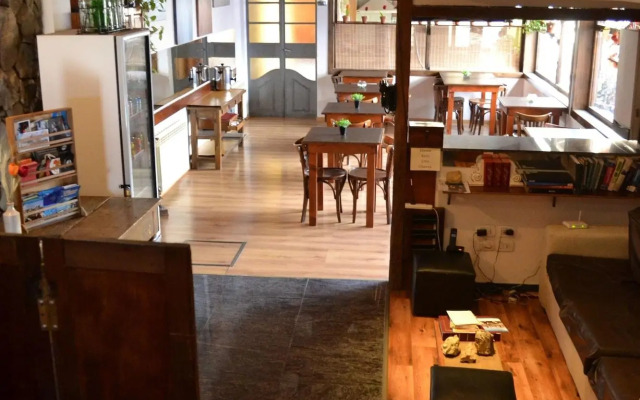 Las Avutardas Hosteria
