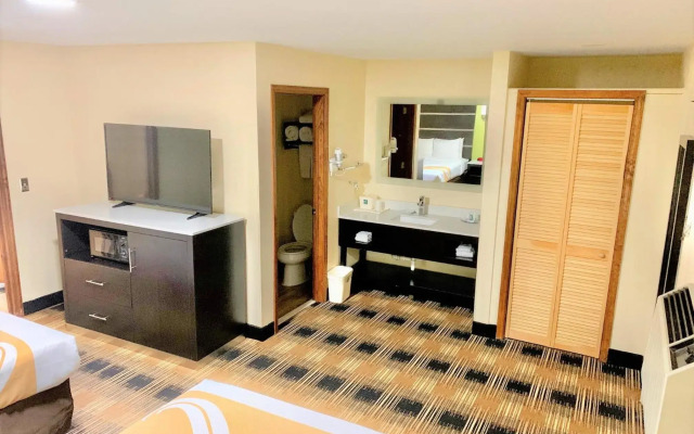 Quality Inn & Suites Mt Chalet