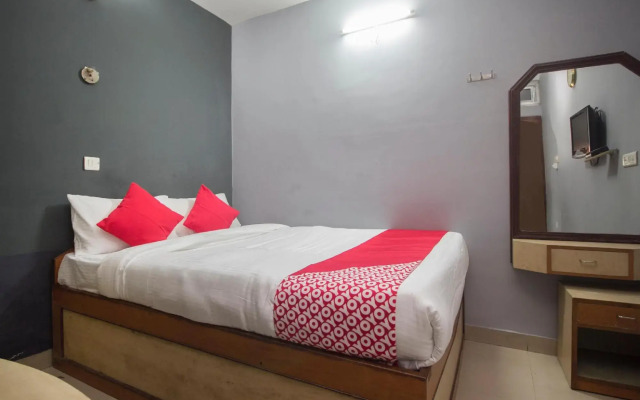 OYO 10695 Hotel Niladri Palace