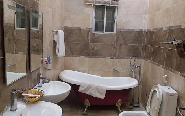 Castle De White House Hotel