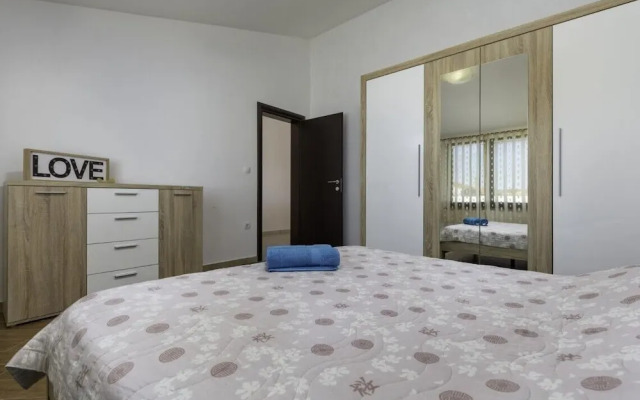 Comfort apartments with pool in Medulin