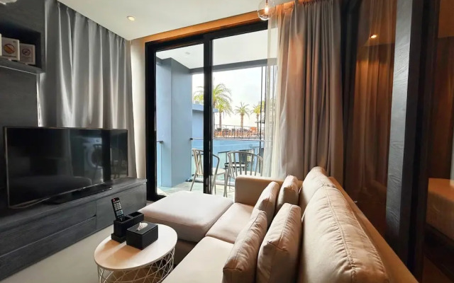 1BR with Rooftop Pool & Gym  C191