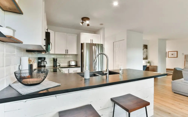 Les Haut Bois Condominiums -RVMT