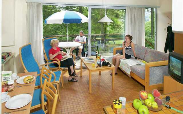 Cozy, Carefully Furnished Bungalow near Maas