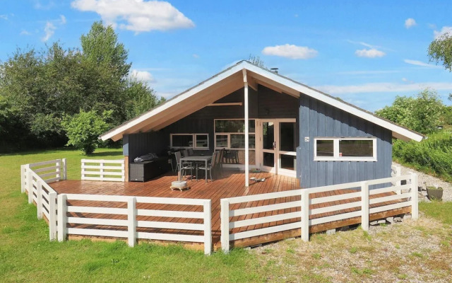 6 Person Holiday Home in Vaeggerlose