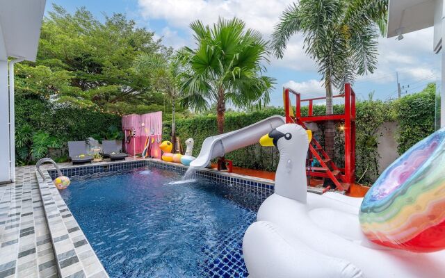Luxury and Playful 5 Bed Pool Villa - CC