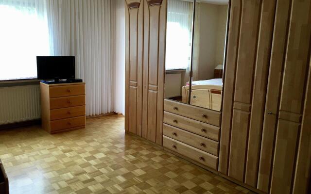 Apartment With 2 Rooms in Lirstal