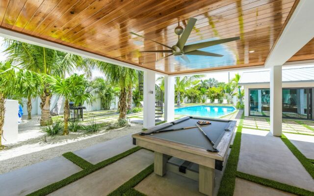 Lido Key Retreat by SKLRP