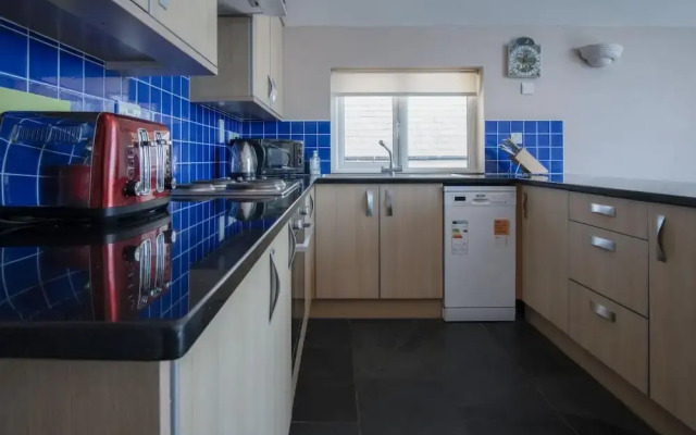 Manor View - 1 Bedroom Apartment - Pendine