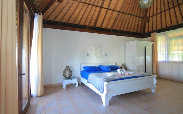 Black Pearl Villa Beachside