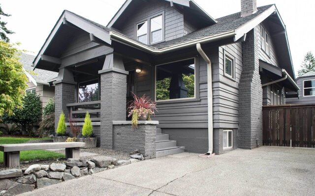 Updated Tacoma Home w/ Patio: 3 Mi to Downtown