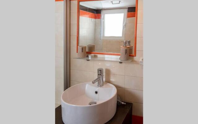 Vasilis Thissio Petralona 3d floor 55sqm