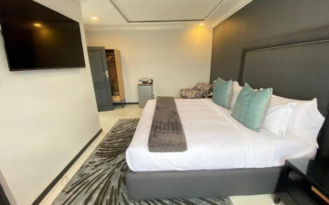 Luxurious Mangethe Suite - 2206