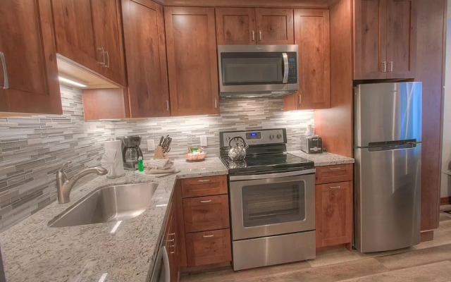 Heavenly Daze 1 Bedroom Condo by Redawning