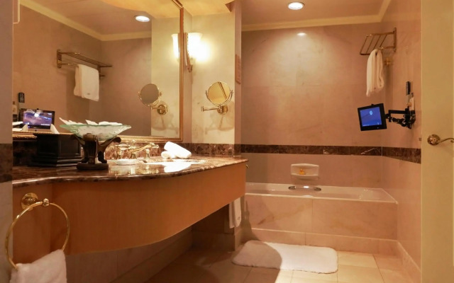 Grand Noble Hotel