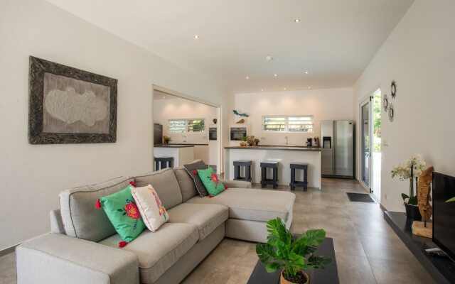 Casa Maria Curacao. Luxury 6 Bedroom Villa Next to Supermarket & Jan Thiel Beach