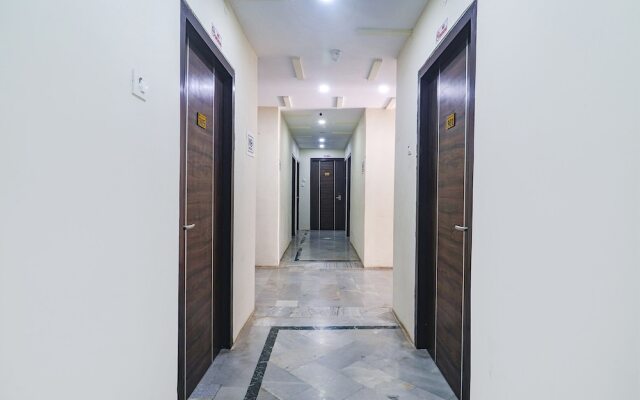 Fabhotel Lotus Park