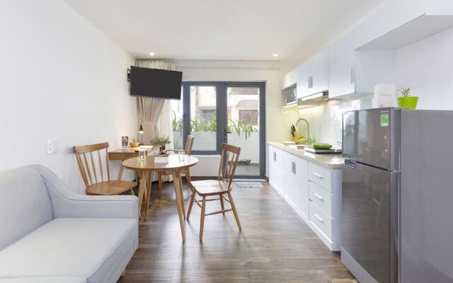 Christina's Saigon-The Transit House