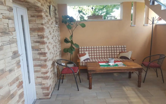 Gyöngyvirág Apartman