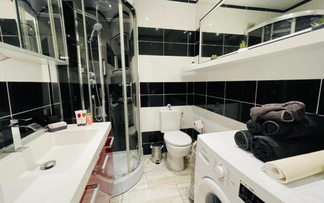 Suquet Beach Center - 10m walk from Palace 100m beach