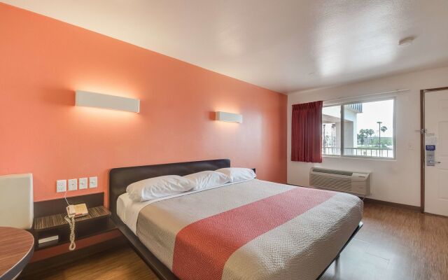 Motel 6 Brownsville North #4625