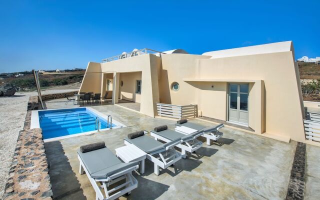 Theano Cave Suites & Villas