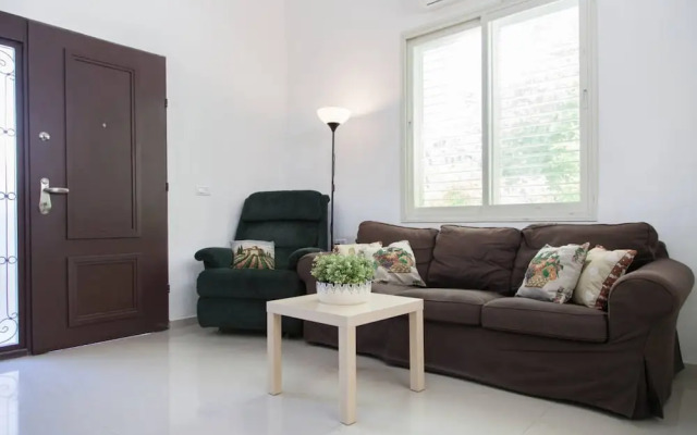 Bat Galim Simple Living by Sea N' Rent