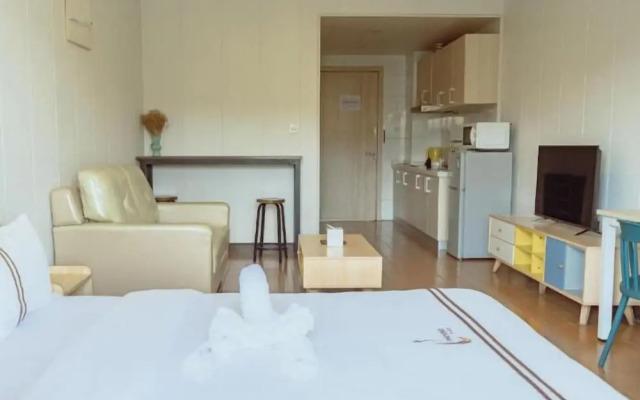 Phoenix Apartment by LINK