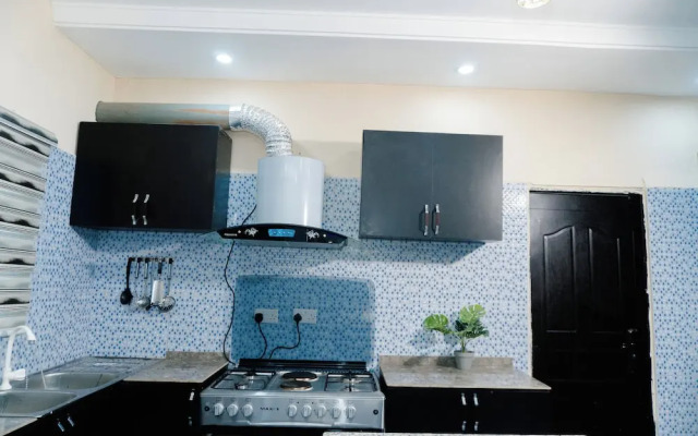 Charming 3-bed Apartment in Transe Ekulu Phase 6