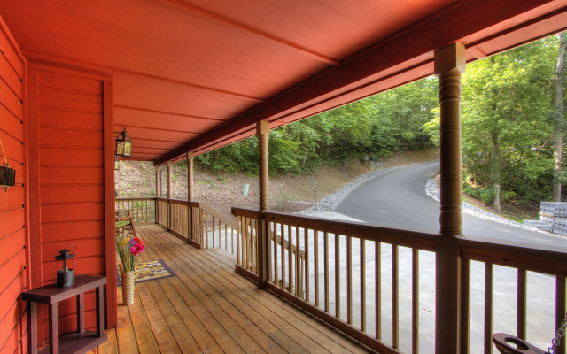 Country Roads By HoneyBear Cabins