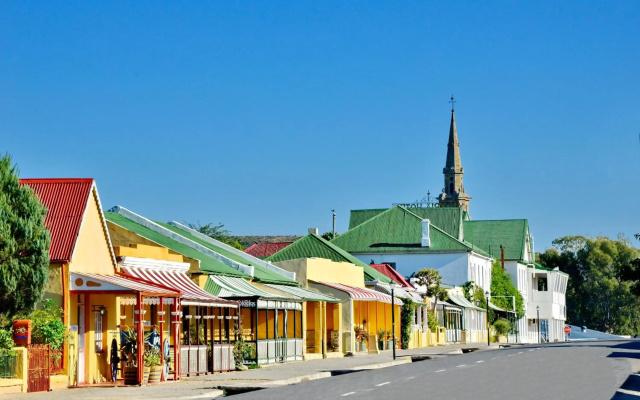 Die Tuishuise and Victoria Manor