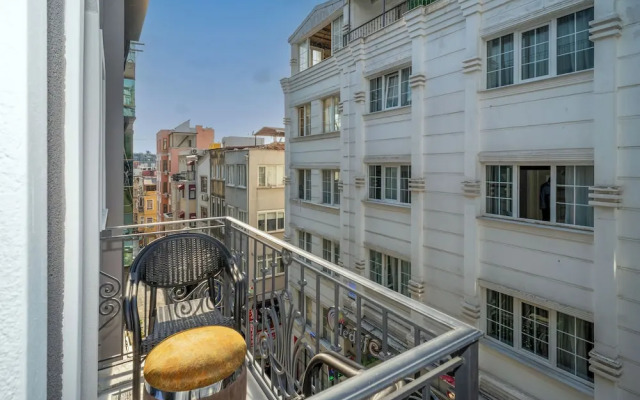 Отель Robin Hotel