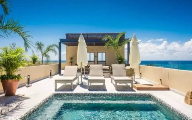 2 Br. With Rooftop Pool and Stunning Ocean View