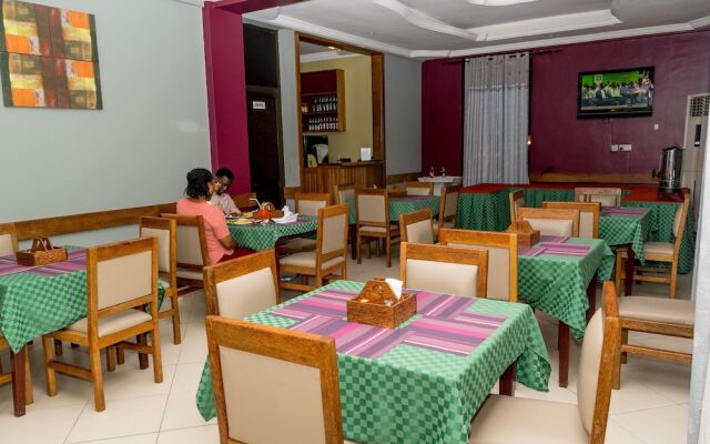 The Grand Villa Hotel