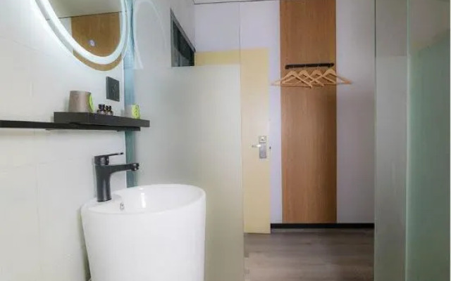 Changee Hotel MINI (Shanghai Pudong Jinqiao Road Subway Station)