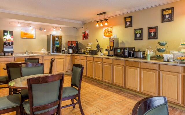 Quality Inn North North Charleston