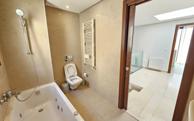 Stylish Luxe House with Garden Marsa