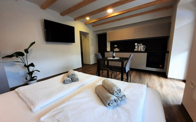 Apartments Hlapi with SPA