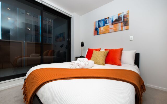 Ehome - Central Location - The Heart Of Queen Street Living