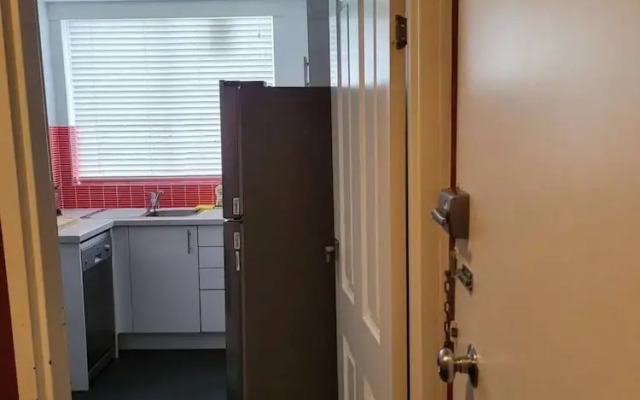 Homely 1 Bedroom Retreat in South Yarra With Balcony