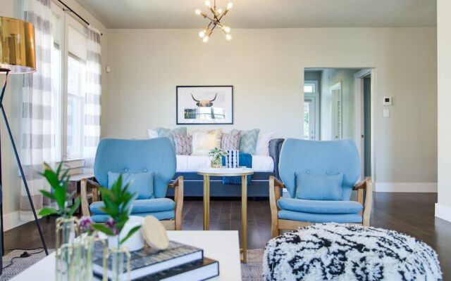 Massive 14 Bed/3.5ba Downtown Home by Domio