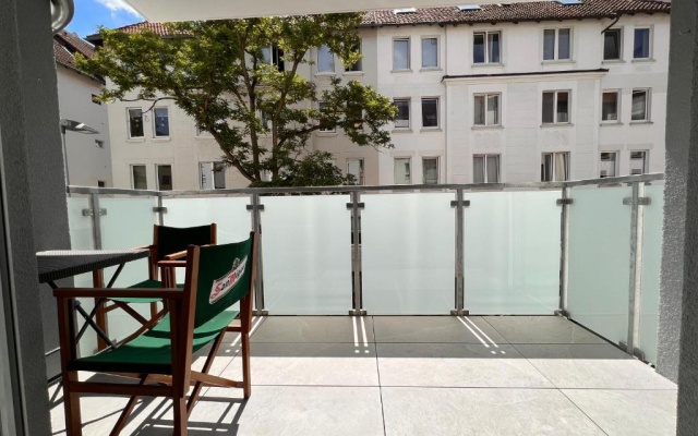 TomsFLAT CityApartments - 3 ROOMS, KITCHEN, WORKSPACE, HIGHSPEED WIFI, FREE PARKING, WASHER & DRYER, BALCONY, 24h Check-in