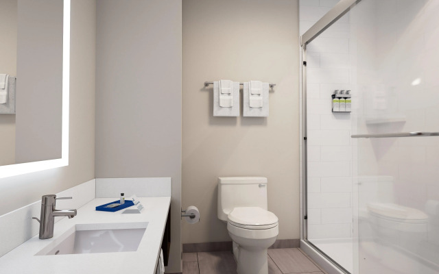 Holiday Inn Express & Suites Englewood Denver South by IHG